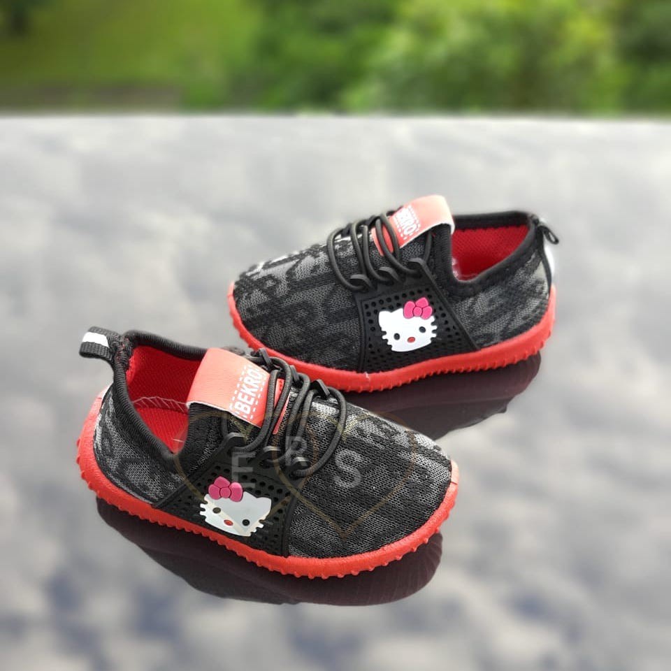 TOKOERS E14 Sepatu Sneaker Anak Perempuan Import Umur 1 2 3 4 thn - BEKRO Hello Kitty
