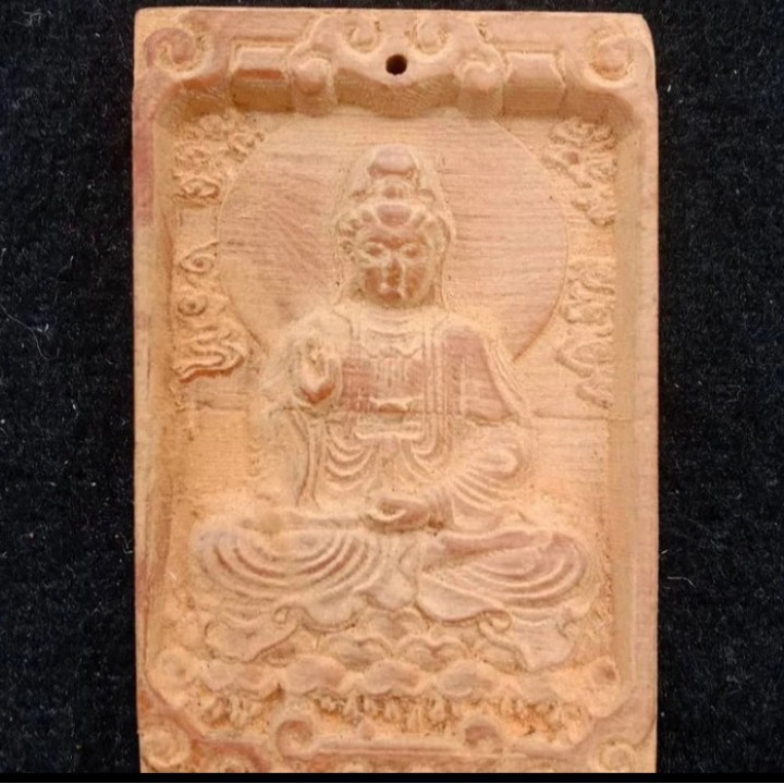 Liontin Cendana Ukir Dewi Kwan İm