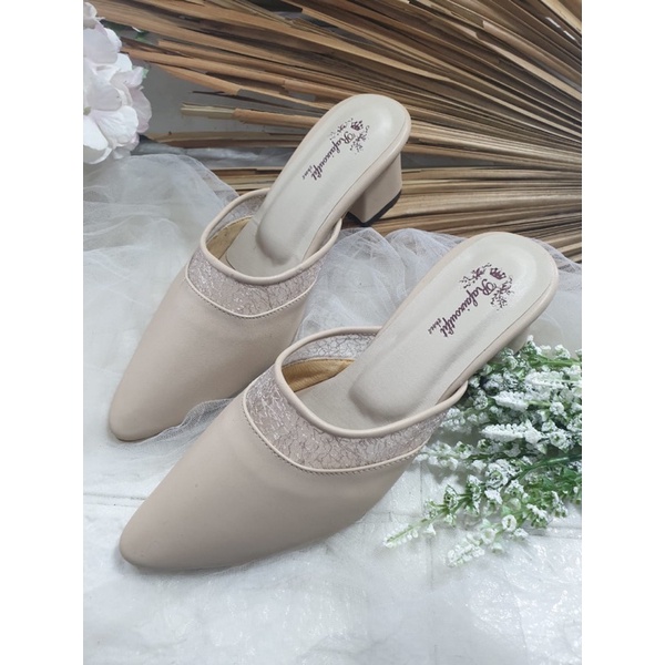 sepatu reviena cream lace cantik simple tnggi 5cm hak tahu