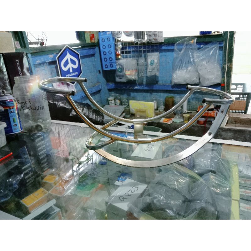 dudukan ban serep tengah vespa super sprint ring 10