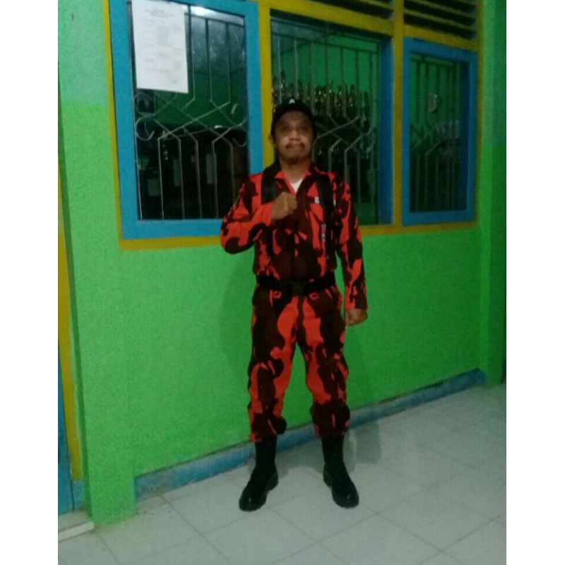 setelan pemuda Pancasila/ koti