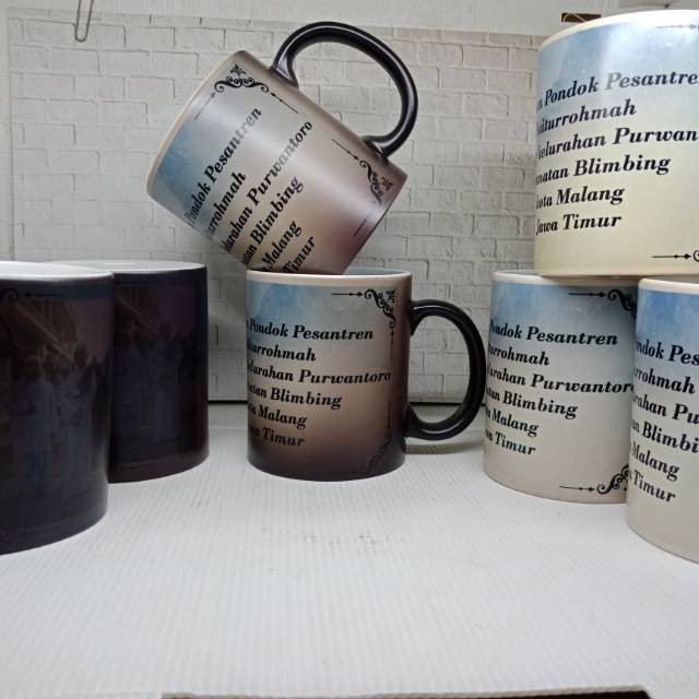 Mug Ajaib (Bunglon)// Mug bunglon bisa berubah warna// bisa custom foto & tulisan