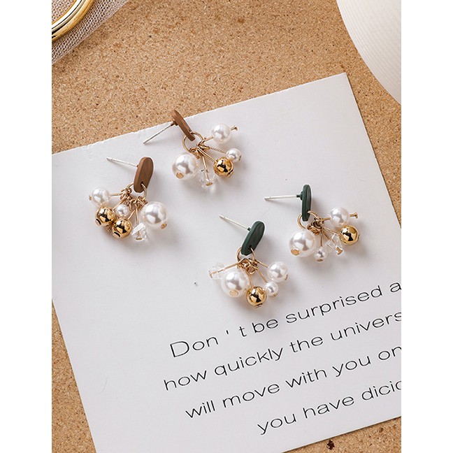 LRC Anting Tusuk Fashion Green 925 Silver Needle Artificial pearl Artificial Crystal Grape Earrings