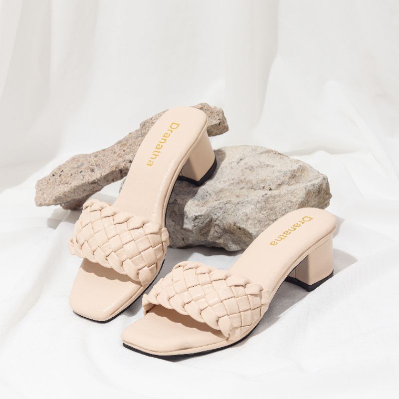 BOTTEGA DRANATHA HEELS WANITA