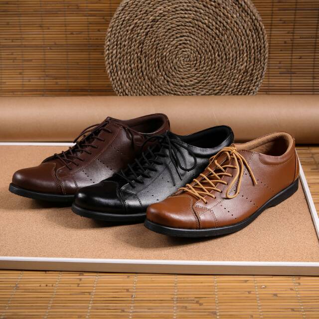 Sepatu kulit pantofel kantor pria Model Vardy colour Tan