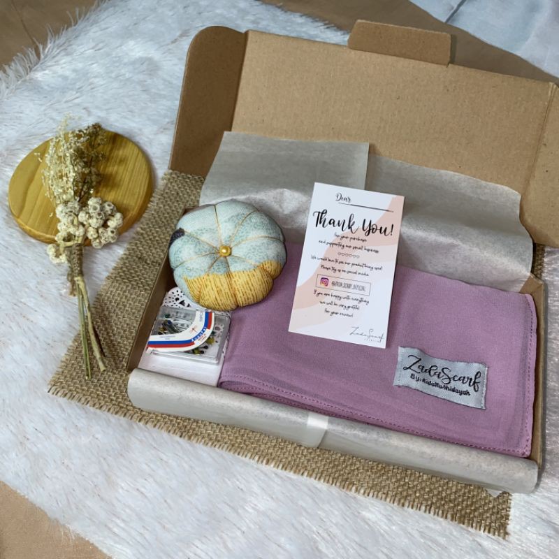HIJAB BOX EXCLUSIVE / MINI HAMPERS / GIFT BOX HIJAB / HAMPERS LEBARAN / WISUDA / BIRTHDAY