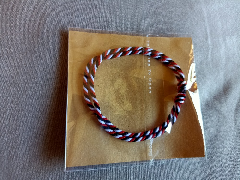 Gelang Tridatu Split Original Khas Bali BEST SELLER Gelang Tridatu Split Original Khas Bali BEST SELLER