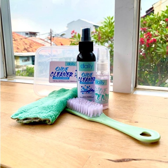 Daily Shoe Cleaner Waterless Pembersih Sepatu Sneaker Sepatu Putih Tanpa Air/ Sabun Cuci Sepatu Perawatan Sepatu Parfume Sepatu Pemutih Sepatu