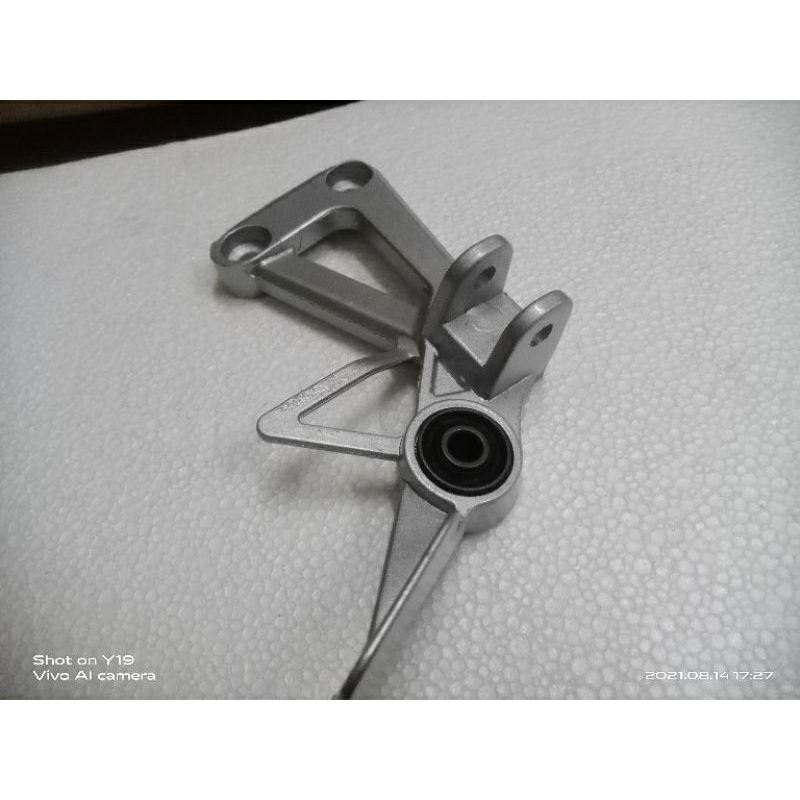 Karet dudukan boss step knalpot Yamaha Scorpio Z/new