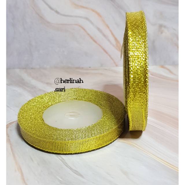 

Pita Emas/Gold ukuran 3/8" (lebar 1 cm)