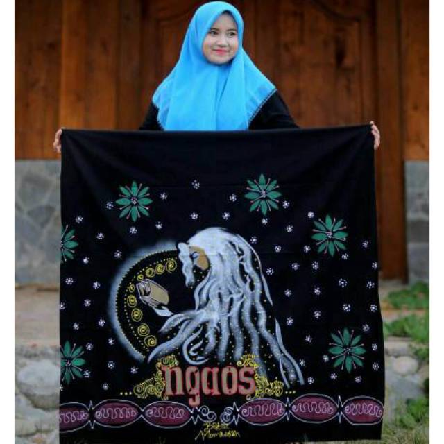 SARUNG LUKIS ORNAMEN NGAOS dan MACAN PUTIH