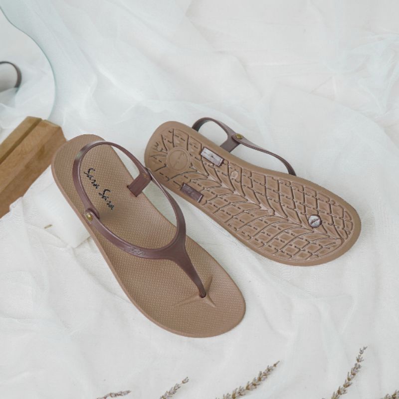 sepatu sandal wanita sarasara jesseline/ sepatu sendal sara sara jesseline