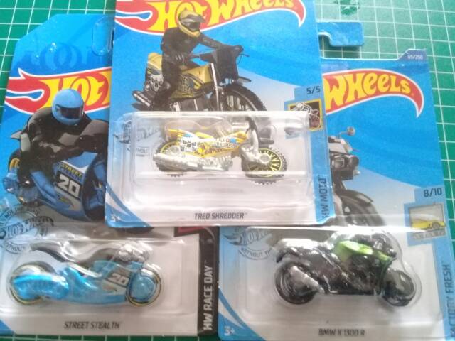 Set Hot Wheels Mattel Motor 2020 (Sheredder, Street Stealth, BMW K 1300 R)