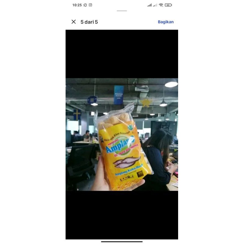 

Amplang kuku macan ikan belida khas Samarinda