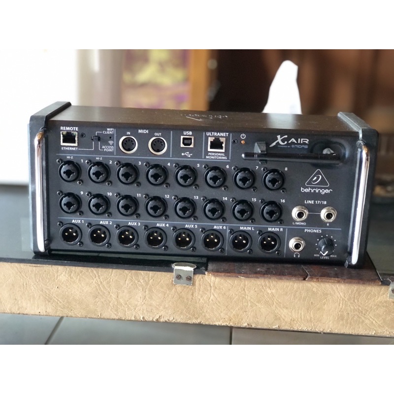 MIXER DIGITAL BEHRINGER XAIR XR18