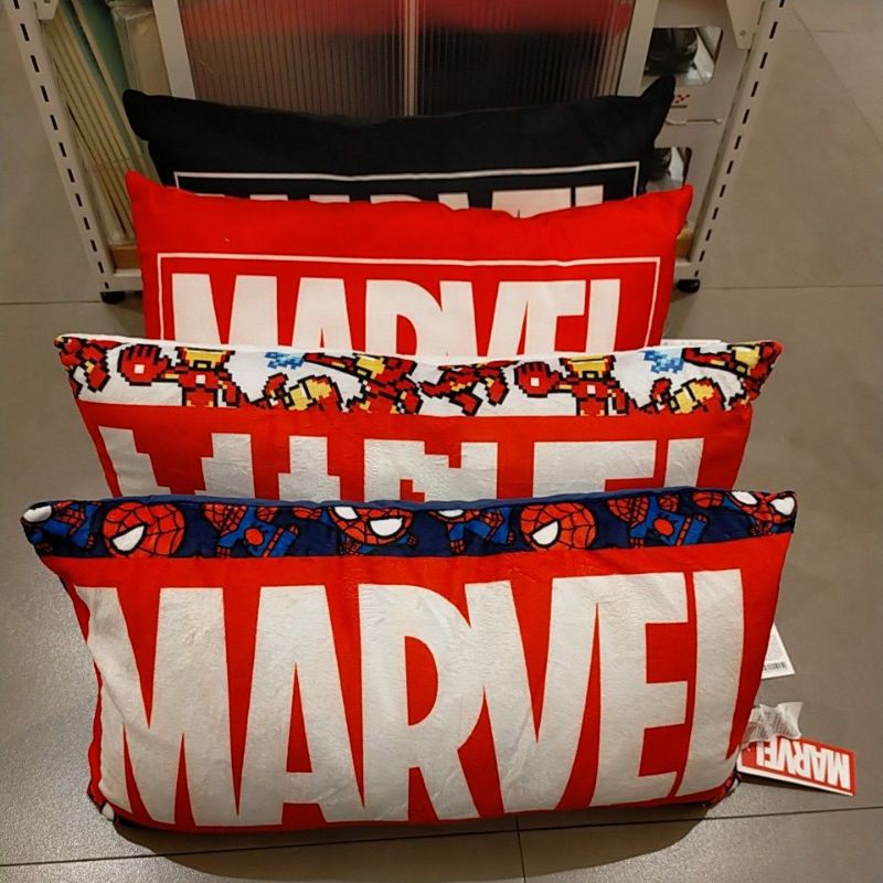 Bantal marvel miniso