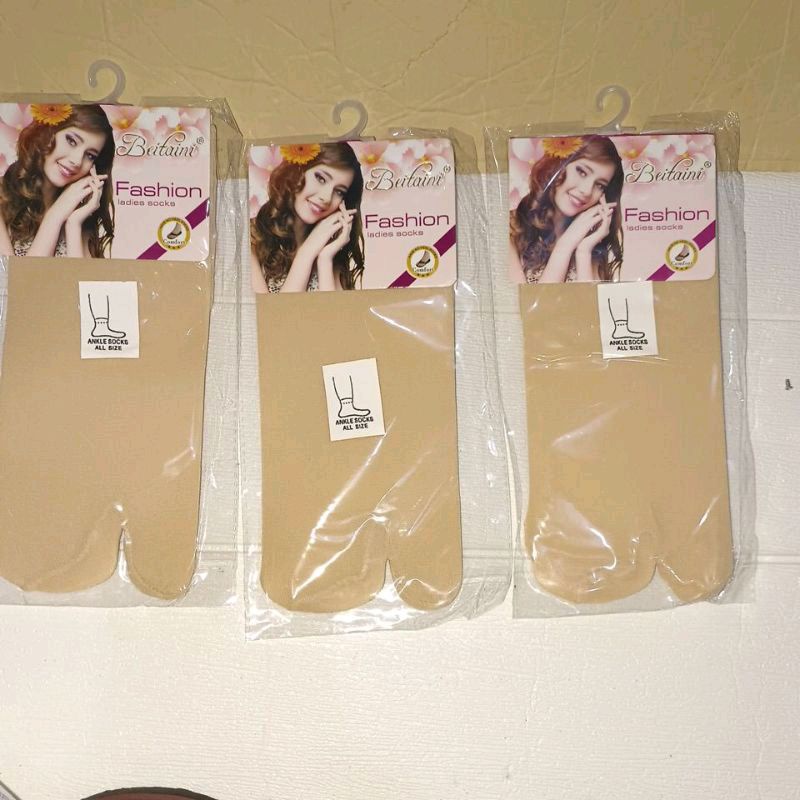 kaos kaki sholat wanita kaki jempol tipis polos/kaos kaki tisue