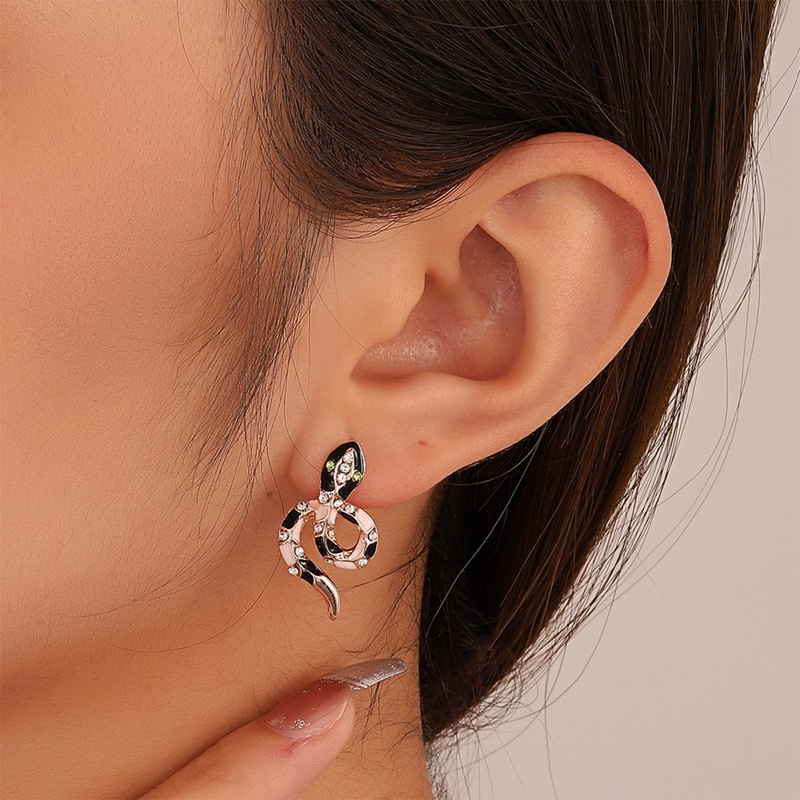 Anting Stud Desain Hewan Ular Kobra Bahan Zirkon Warna Kontras Untuk Wanita