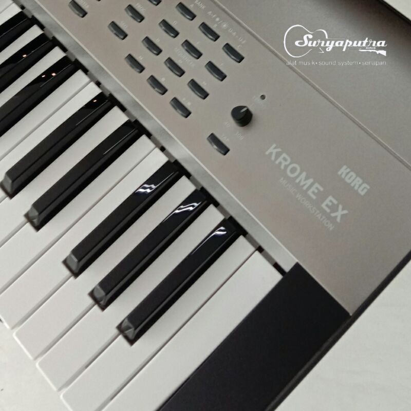 Korg Krome EX-61 Keyboard Synthesizer