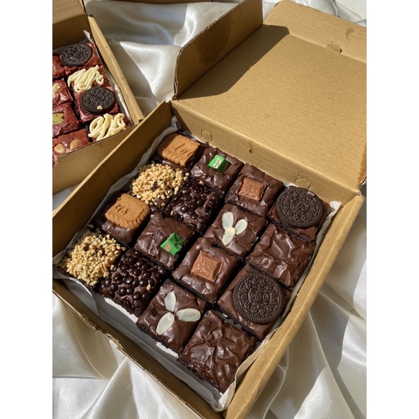 

Fudgy Brownies coklat isi 16 (GRABSEND / INSTANT ONLY)