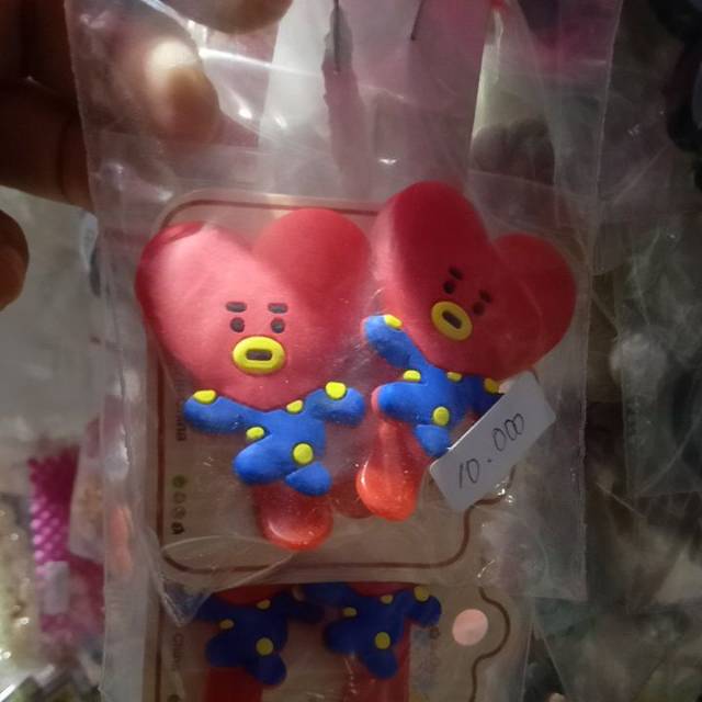BT21 
Jepit rambut