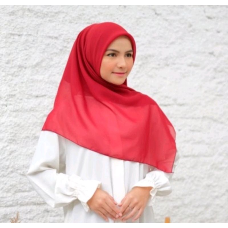 hijab bella/hijab segi empat/ hijab putih sekolah