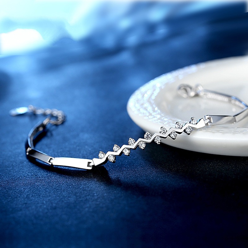 Gelang Bahan Stainless Steel Lapis Silver Aksen Berlian Untuk Wanita