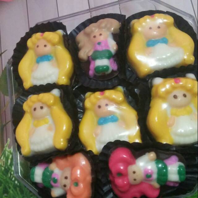 

Cokelat karakter sailormoon/putri serenity