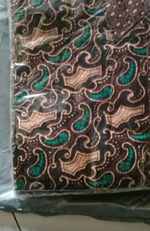 Maura Couple - Sania Ruffle Batik Couple