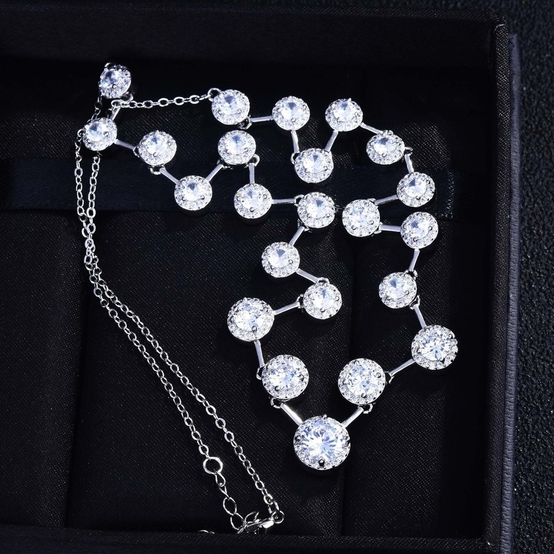 Irregular with Personality Moissanite Clavicle Necklace