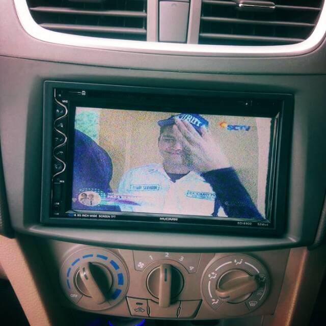 Tv dvd mobil ERTIGA mirorlink terbaruFree kamera mundur