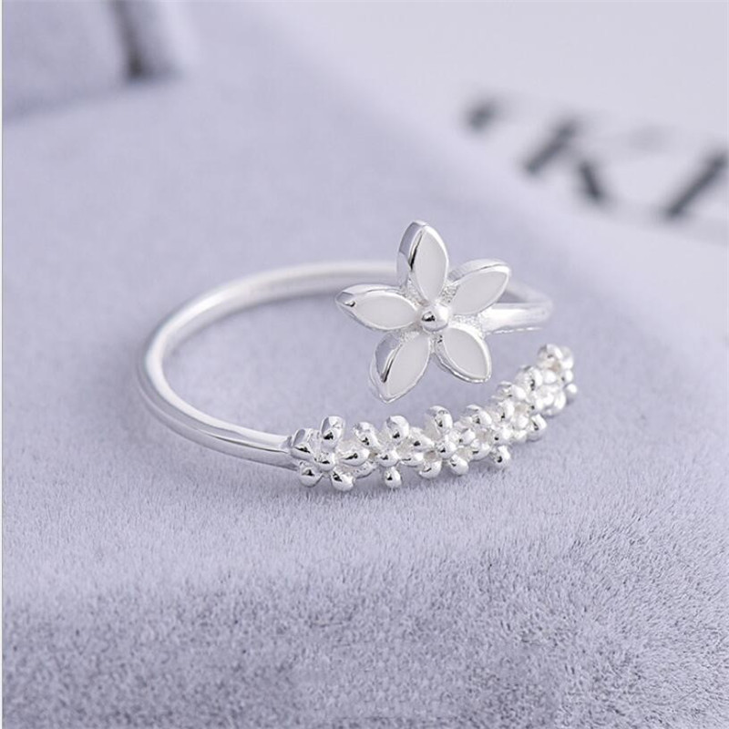 Cincin Model Terbuka Desain Bunga Warna Silver Bahan Alloy Gaya Korea Untuk Pesta Pernikahan