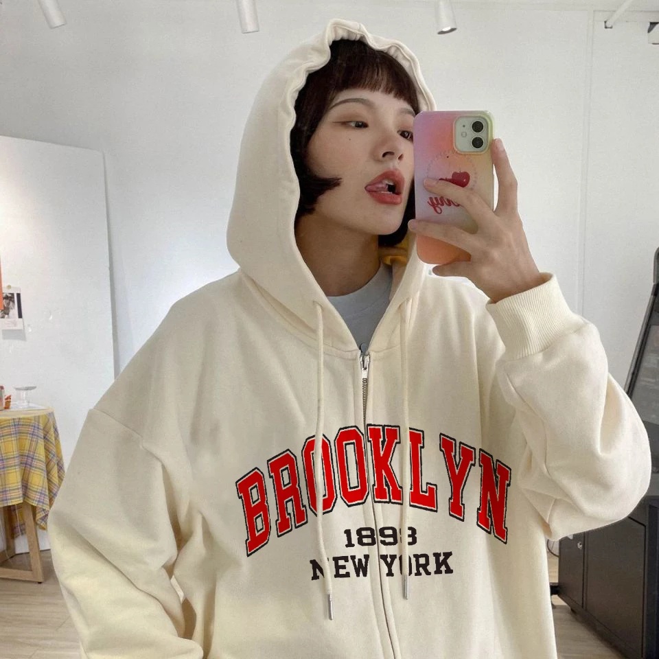 Jaket Hoodie Sweater Jumper Brooklyn 1898 New York Hoodie Zipper Wanita Oversize Polos Hoodie Ziper Wanita Oversize Murah Hodie Zipper Sweater Wanita Korean Style  Hoodie Wanita Oversize Fleece Tebal Sweater Zipper Sleting Hoodie Resleting Wanita Oversize