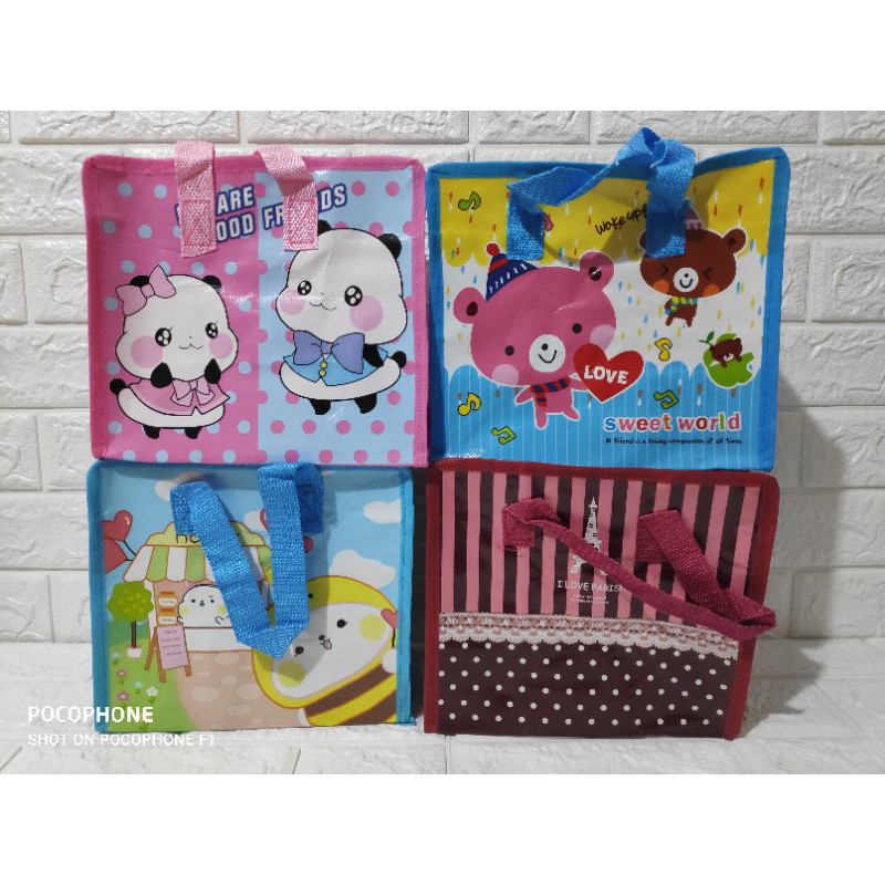 

Tas tenteng goodie bag karakter lucu / Tas souvenir ulangtahun