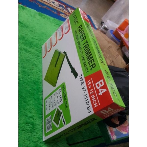 

Mesin Alat Potong Pemotong Kertas B4 15x12 V-TEC Paper Trimmer VT-1512/B4