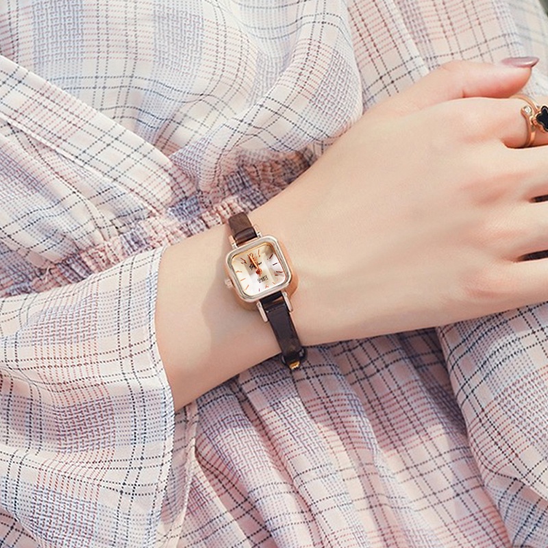 Jam Tangan Kecil Wanita Strap Pu Analog Fashion Quartz Dial Kotak / Jam Tangan Casual Wanita