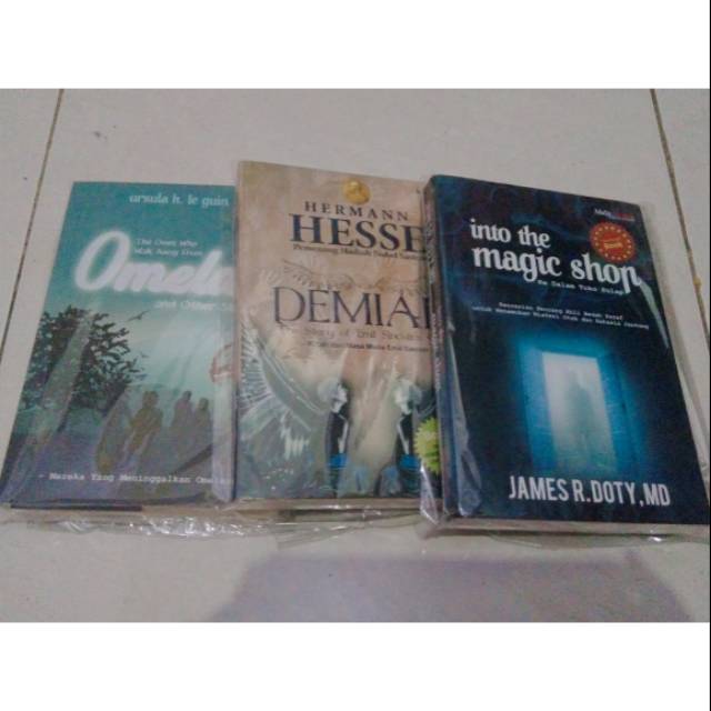PRELOVED NOVEL BTS OMELAS, DEMIAN, MAGIC SHOP