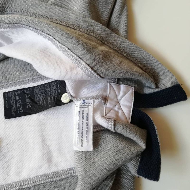 kaos kerah Tommy Hilfiger