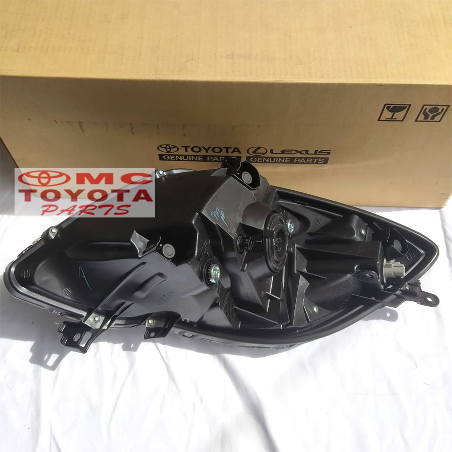 Lampu Depan / Head Lamp Kanan Yaris 81110-0D390