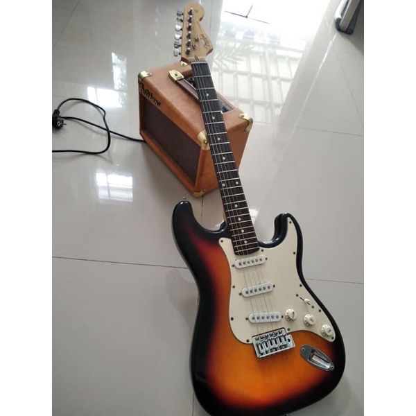 Gitar Listrik Fender