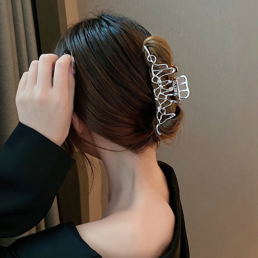 Jepit Rambut Model Cakar Bahan Metal Warna Silver Gaya Punk Korea Untuk Wanita