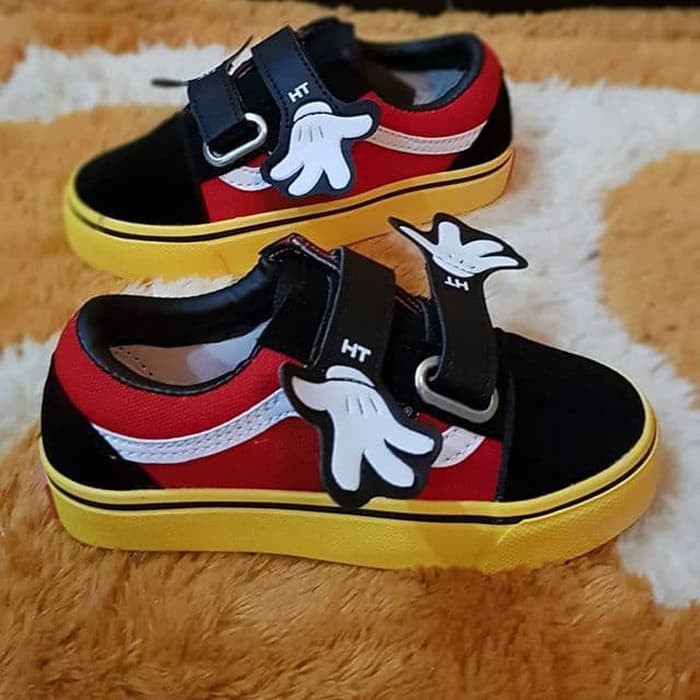 sepatu vans mickey mouse