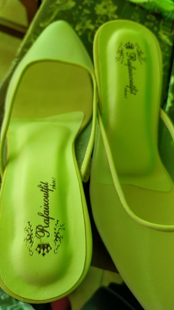 Sepatu Rossia Cream Wanita Sepatu Wanita