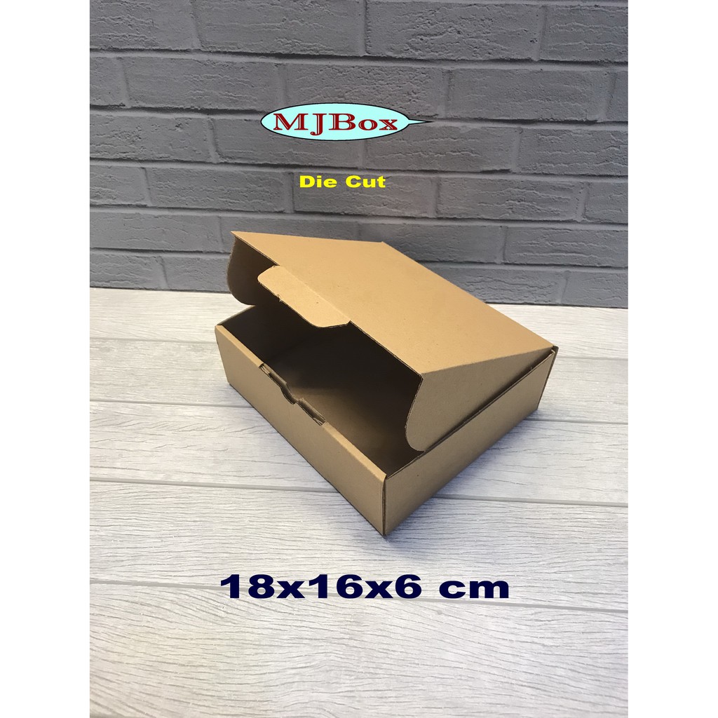 

Kardus box uk. 18x16x6 cm kotak karton Die cut