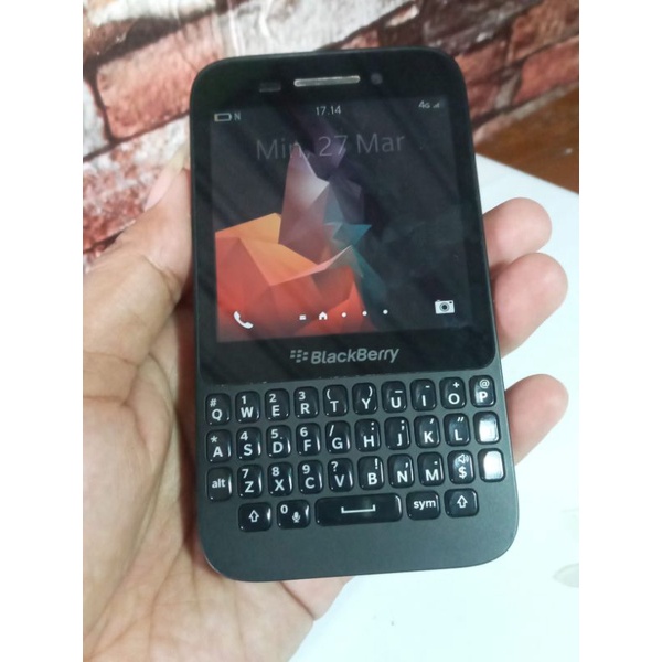 Blackberry Q5 4G