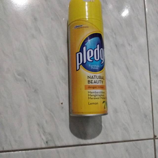 Lemon pledge kuning pengkilap mobil