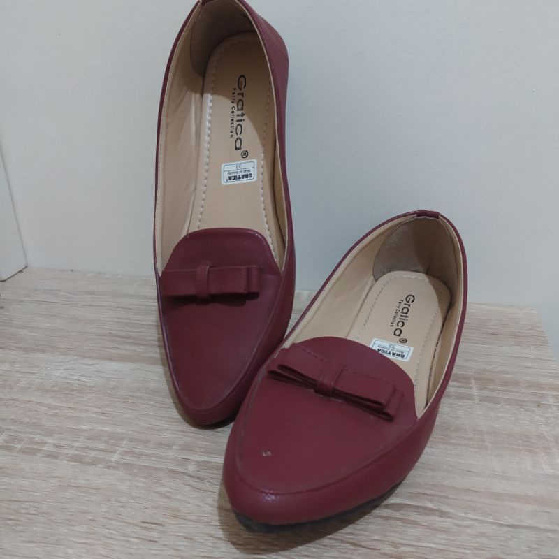 Preloved Flat Shoes Gratica AW 83