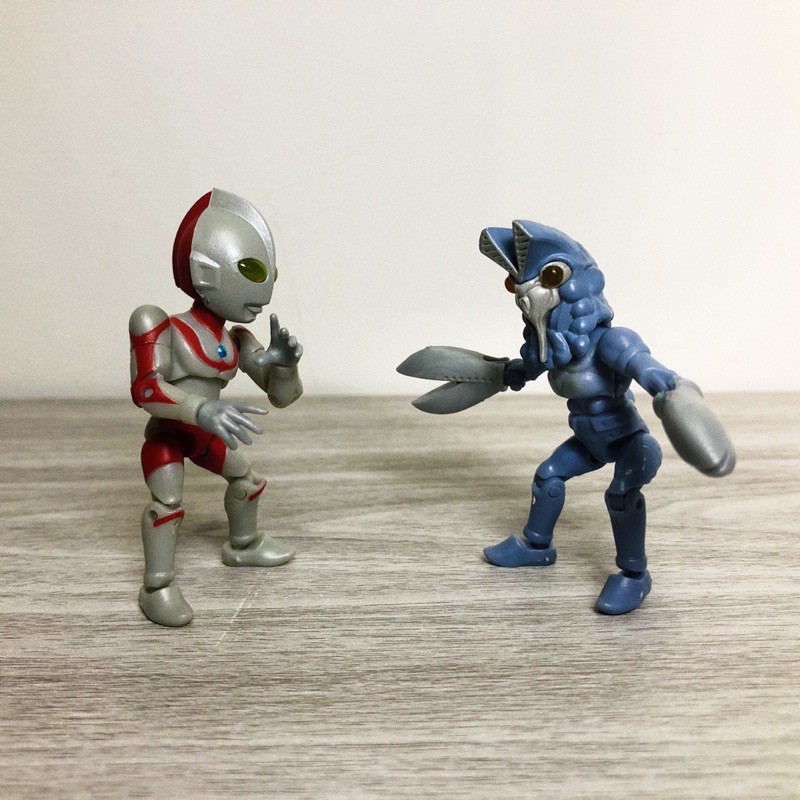 Candy Toys - 66 Action Ultraman and Alien Baltan