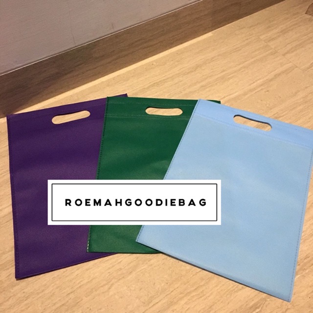 

Tas Spunbond Oval 25x35/Tas Kain Sponbond/Goodiebag/Tas Souvenir/Press
