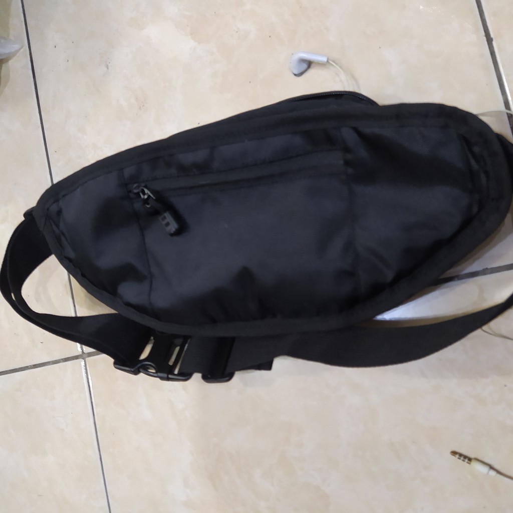 Tas Selempang Waistbag Pria Masberto